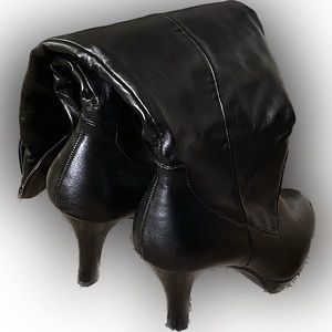 Kohl’s black heeled boots